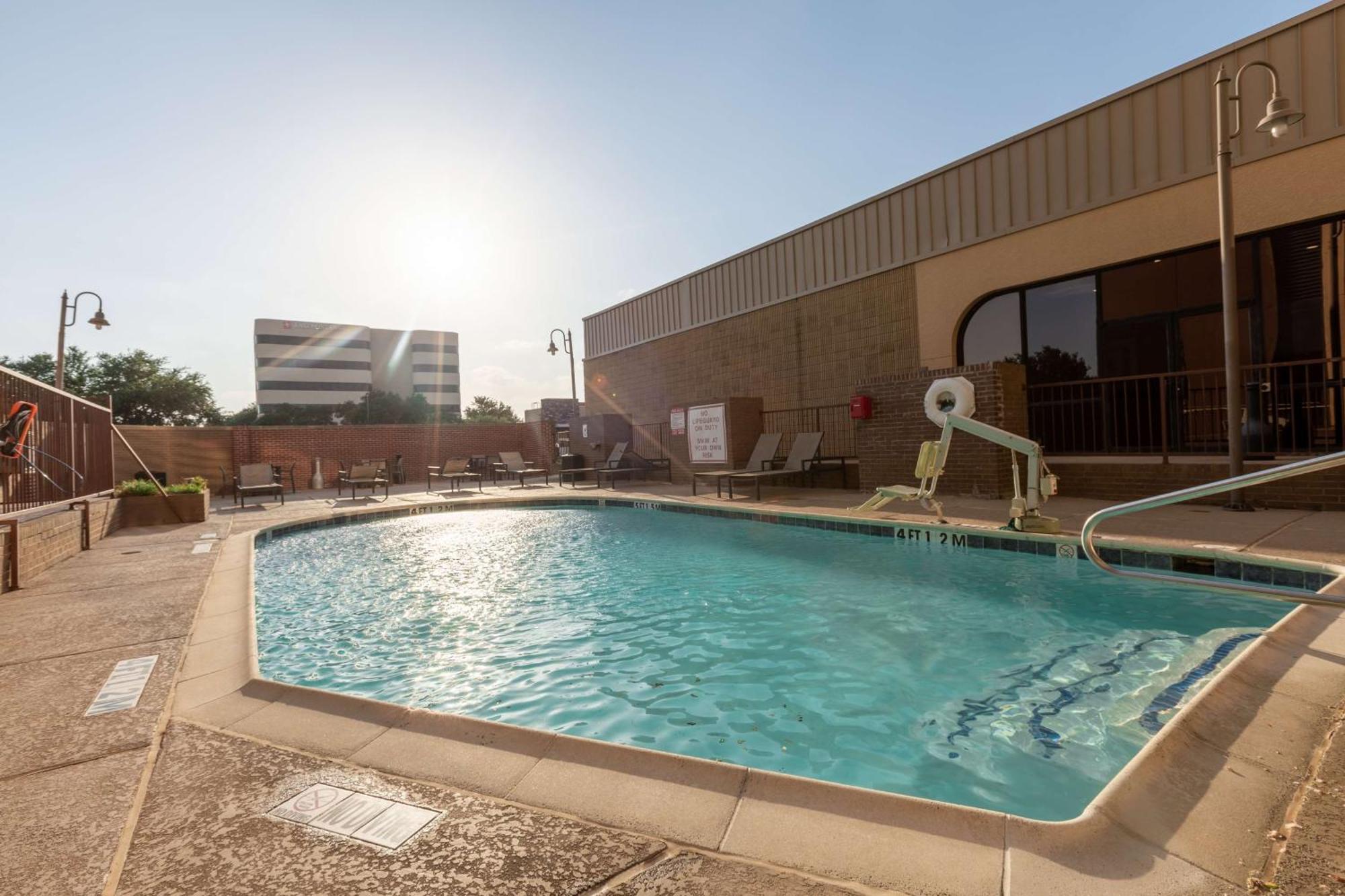 Doubletree By Hilton Dallas/Richardson Buitenkant foto